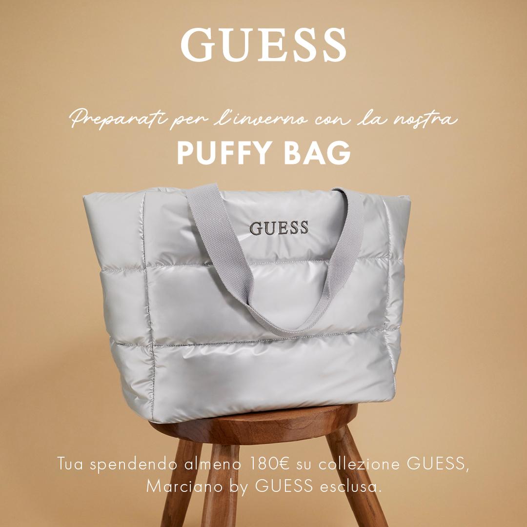 Guess omaggia la Puffy Bag